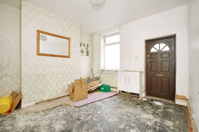 2 Sun View, Heyside, Royton, Oldham, OL2 6HX 8