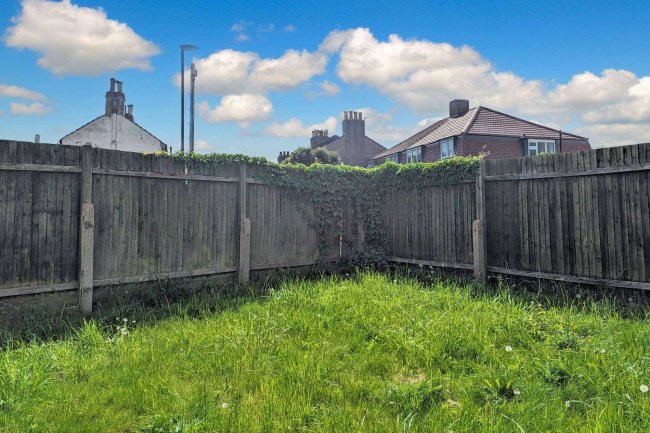 8 Dickensons Lane, London SE25 5HJ 10