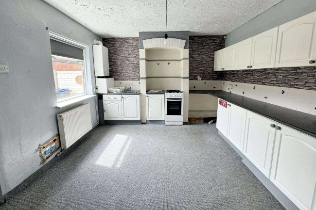 2 Sherwood Street, Huthwaite, Sutton-in-ashfield, Nottinghamshire, NG17 2LX 8