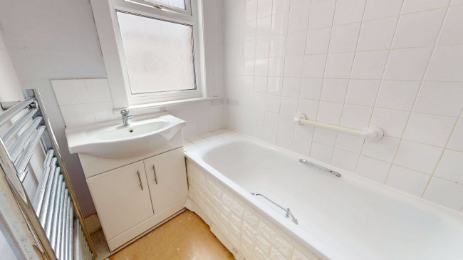 Flat B, 56 Rathcoole Avenue, Hornsey, London, N8 9NA 4