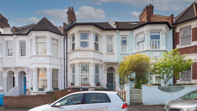 Flat B, 56 Rathcoole Avenue, Hornsey, London, N8 9NA 4