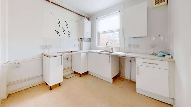 Flat B, 56 Rathcoole Avenue, Hornsey, London, N8 9NA 4