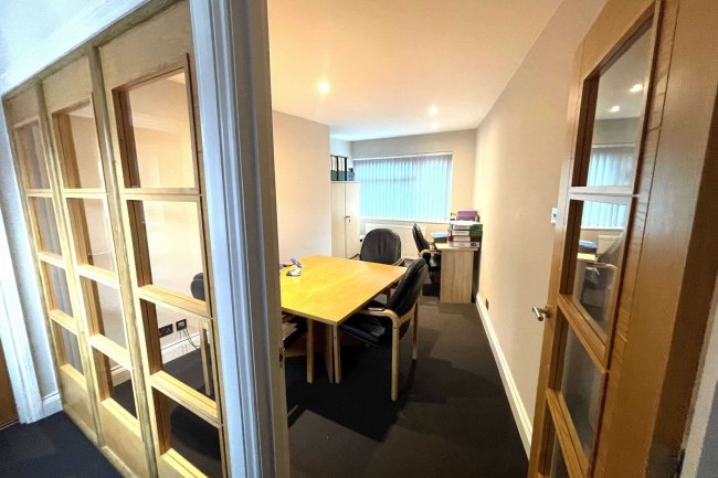 48 - 50 Springfield Road, Horsham, RH12 2PD 2