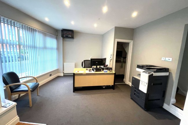 48 - 50 Springfield Road, Horsham, RH12 2PD 2