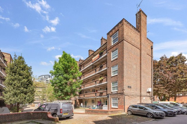 26 Munden House, Bromley High Street, Bow, London E3 3BE 5