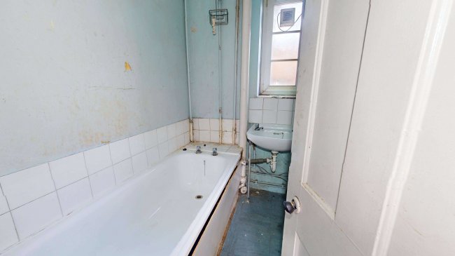 26 Munden House, Bromley High Street, Bow, London E3 3BE 5