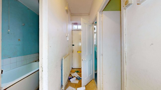 26 Munden House, Bromley High Street, Bow, London E3 3BE 5