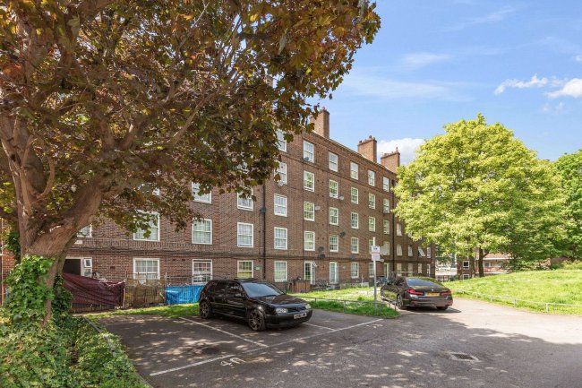 26 Munden House, Bromley High Street, Bow, London E3 3BE 5