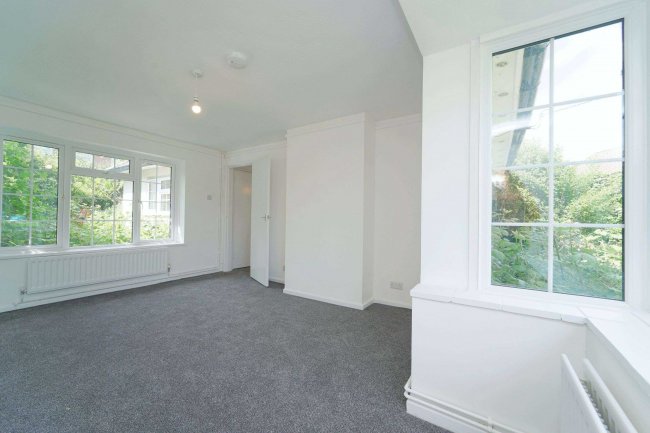 4 Desborough Cottages, Hill Farm Road, Taplow, Maidenhead, SL6 0HB 7