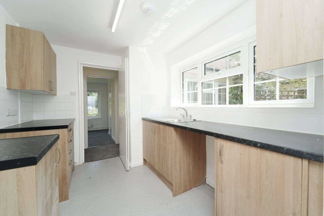 4 Desborough Cottages, Hill Farm Road, Taplow, Maidenhead, SL6 0HB 7