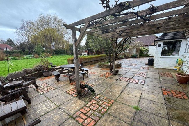 Brickells Farm House, Horam, Heathfield, East Sussex, TN21 0LJ 3
