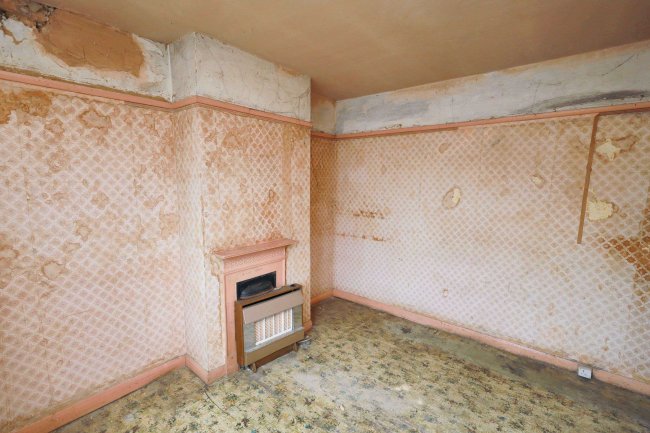 5 Ashford Crescent, Enfield EN3 7HU 10