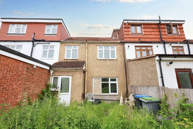 5 Ashford Crescent, Enfield EN3 7HU 10