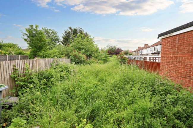 5 Ashford Crescent, Enfield EN3 7HU 10