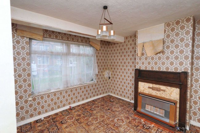 5 Ashford Crescent, Enfield EN3 7HU 10