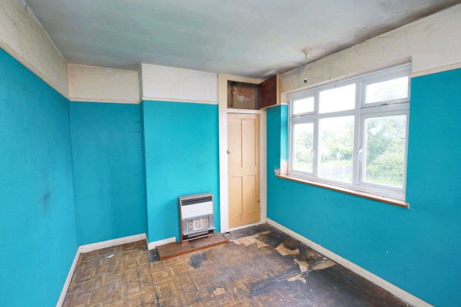 5 Ashford Crescent, Enfield EN3 7HU 10