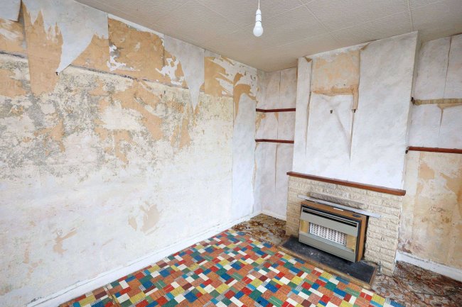 5 Ashford Crescent, Enfield EN3 7HU 10