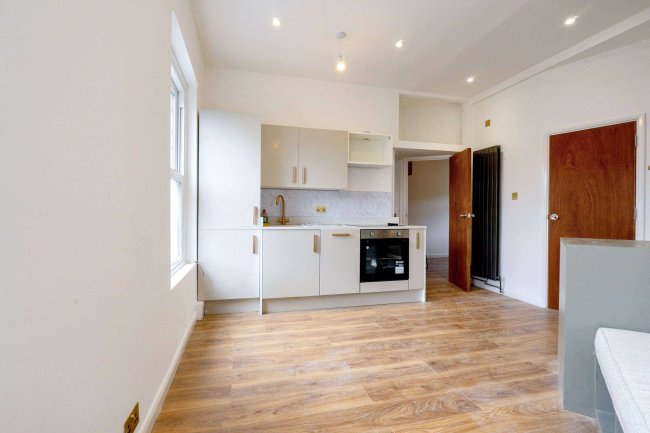First Floor Flat, 4 Melbourne Grove, East Dulwich, London SE22 8QZ 3