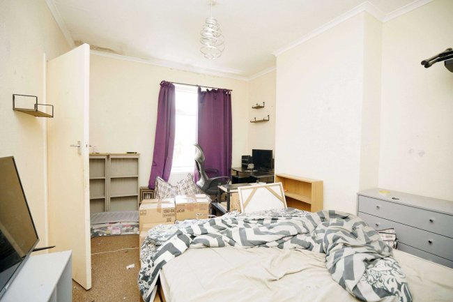 160 Victoria Road, Netherfield, Nottingham NG4 2JF 3