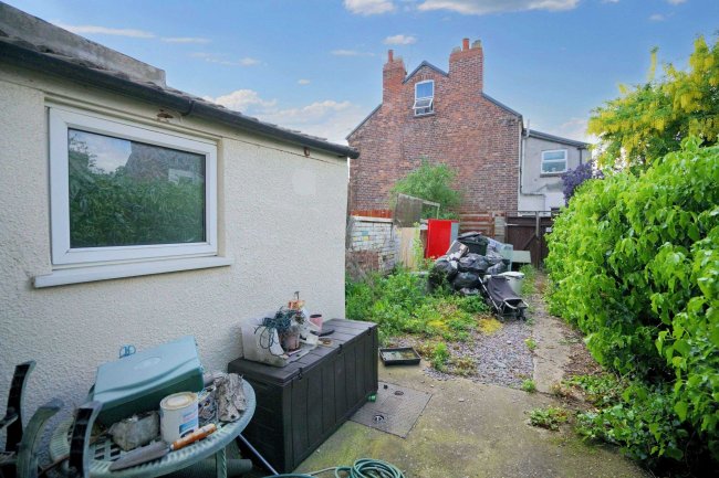 160 Victoria Road, Netherfield, Nottingham NG4 2JF 3