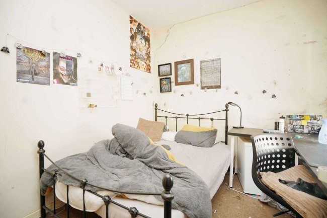 160 Victoria Road, Netherfield, Nottingham NG4 2JF 3