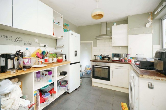 160 Victoria Road, Netherfield, Nottingham NG4 2JF 3