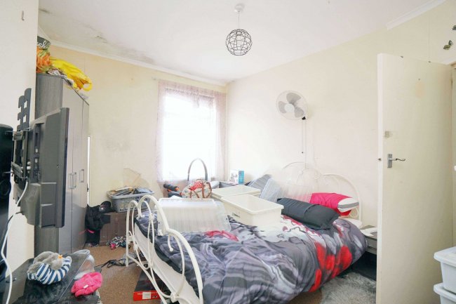 160 Victoria Road, Netherfield, Nottingham NG4 2JF 3