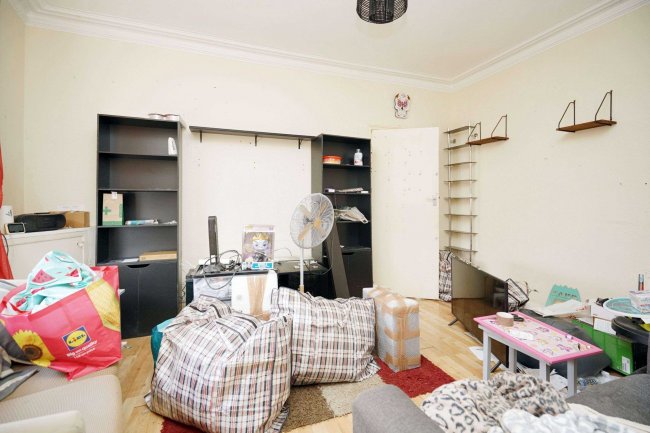 160 Victoria Road, Netherfield, Nottingham NG4 2JF 3