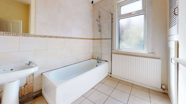 Top Floor Flat, 23 Waltheof Avenue, Tottenham, London, N17 7PL 2