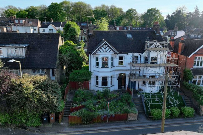 23 Aldenham Road, Radlett, Hertfordshire, WD7 8AU 2