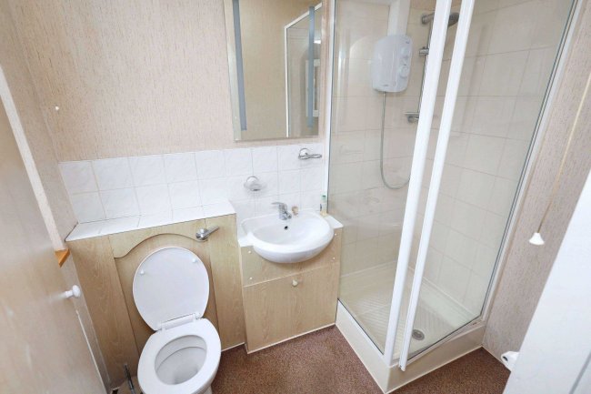 23 Aldenham Road, Radlett, Hertfordshire, WD7 8AU 2