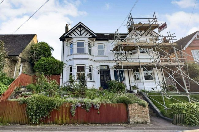 23 Aldenham Road, Radlett, Hertfordshire, WD7 8AU 2