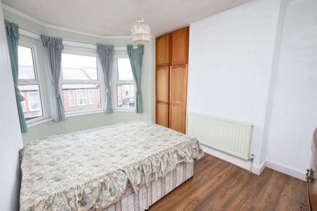 23 Aldenham Road, Radlett, Hertfordshire, WD7 8AU 2