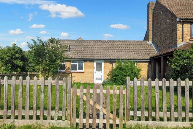 63 Foots Cray Lane, Sidcup, Kent DA14 4NP 2