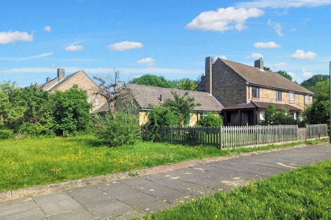 63 Foots Cray Lane, Sidcup, Kent DA14 4NP 2