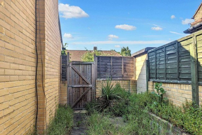 63 Foots Cray Lane, Sidcup, Kent DA14 4NP 2