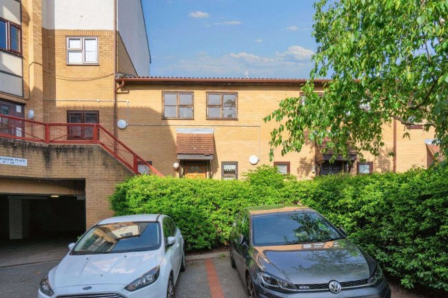 23 Thames Bank Place, Thamesmead, London, SE28 8PR 6