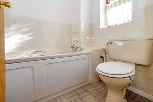 23 Thames Bank Place, Thamesmead, London, SE28 8PR 6