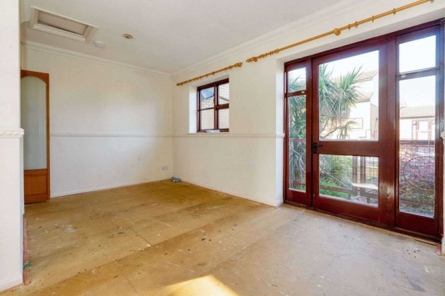 23 Thames Bank Place, Thamesmead, London, SE28 8PR 6