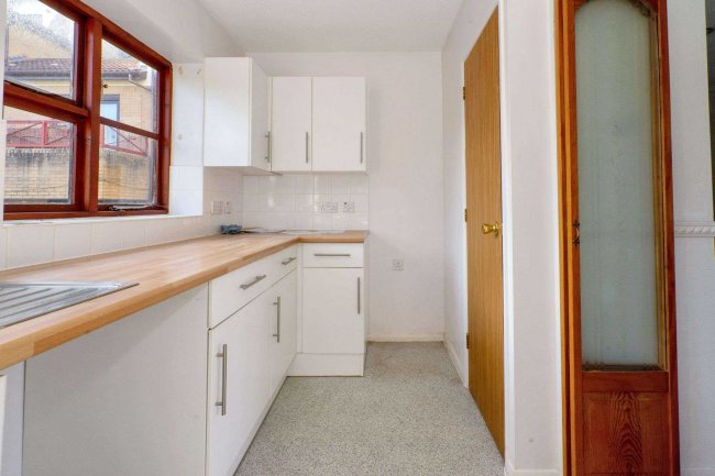 23 Thames Bank Place, Thamesmead, London, SE28 8PR 6