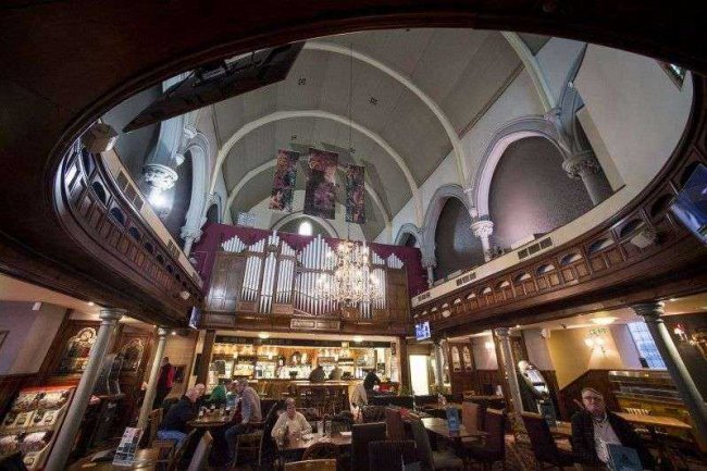 Earl of Zetland, 50 Bo’ness Road, Grangemouth, FK3 8AF 4