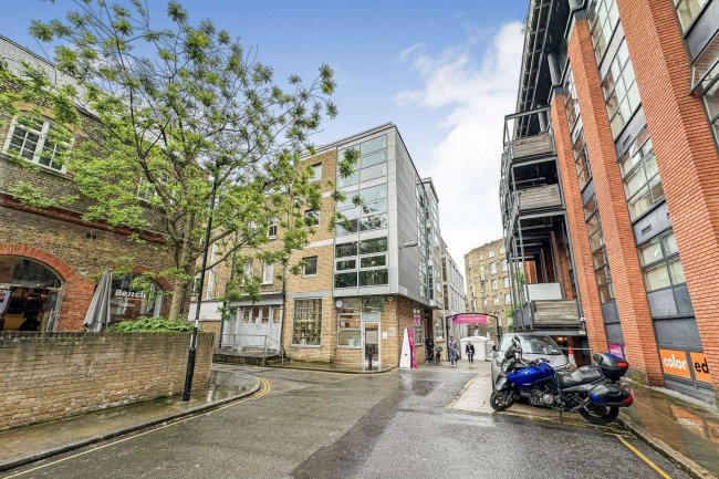 10 and 11 Eagle Court, Farringdon, London EC1M 5QD 7