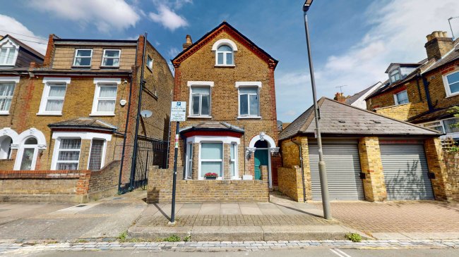 First Floor Flat, 2 Balvernie Grove, Southfields, London, SW18 5RU 6
