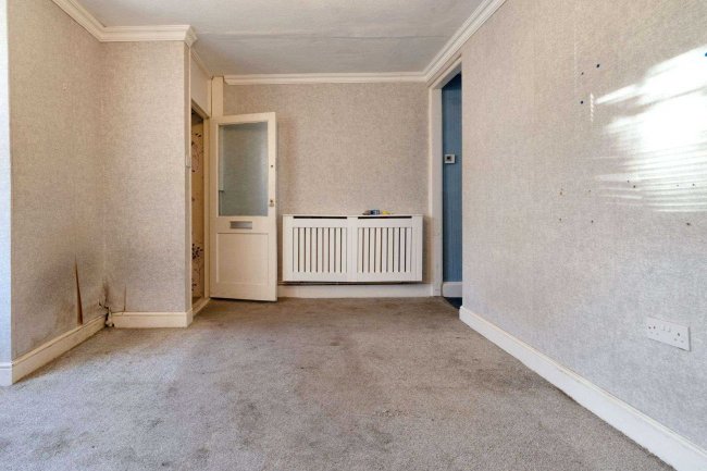 90 Barth Road, Plumstead, London, SE18 1SQ 6