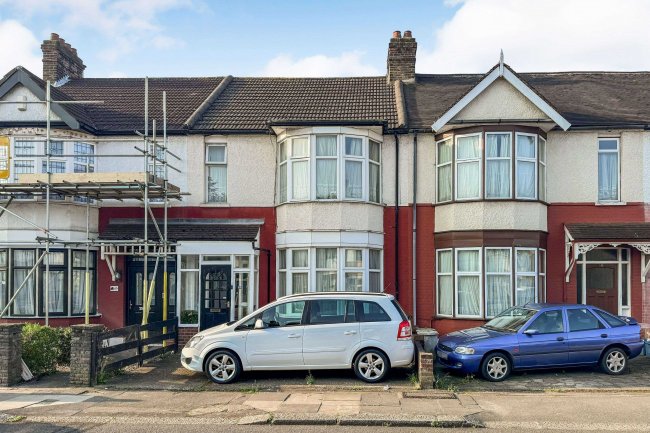 58 Vernon Road, Seven Kings, Essex, IG3 8DL 4