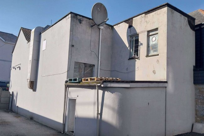 9 Calenick Street, Truro, TR1 2SF 3