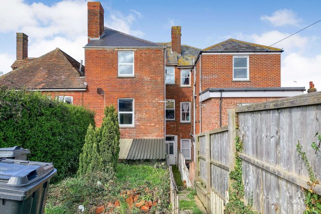 Rear flat, 2 Clarence Buildings, Avenue Road, Freshwater, Isle Of Wight, PO40 9UU 7