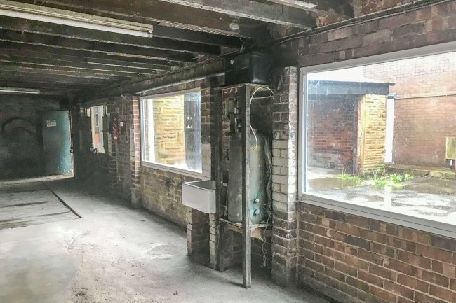 77 Queen Street, Normanton, West Yorkshire WF6 1AF 6