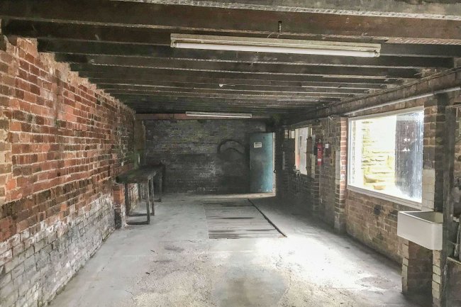 77 Queen Street, Normanton, West Yorkshire WF6 1AF 6