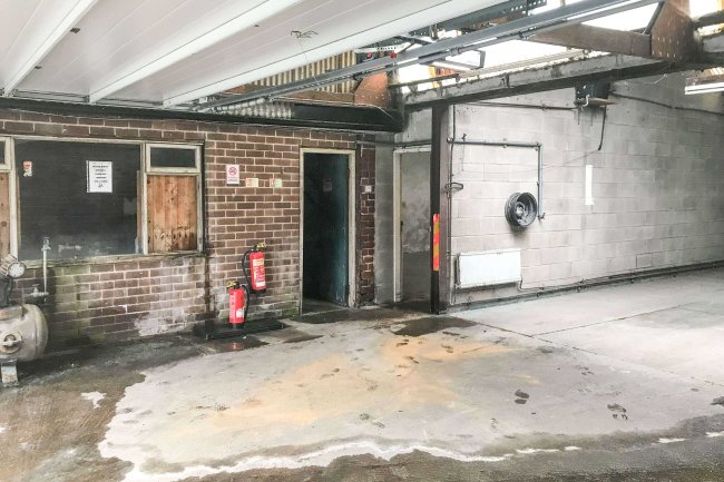 77 Queen Street, Normanton, West Yorkshire WF6 1AF 6